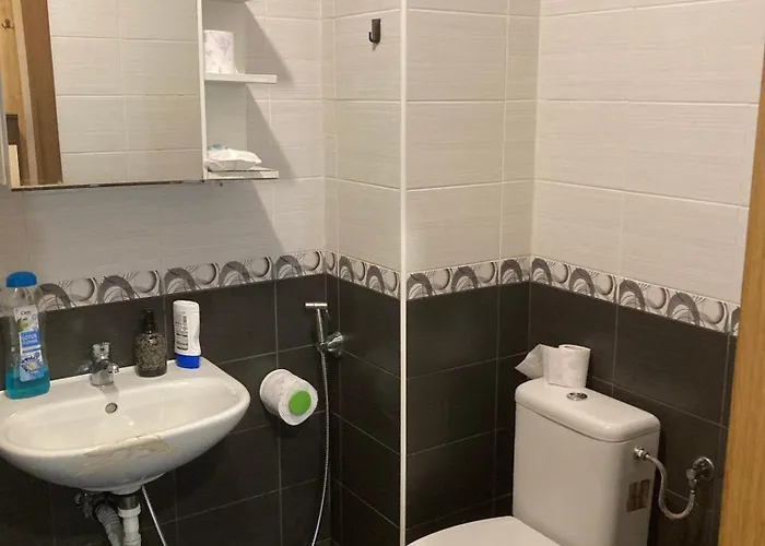 Kyluks 1br アパート