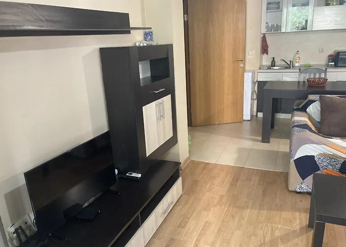 Kyluks 1br アパート