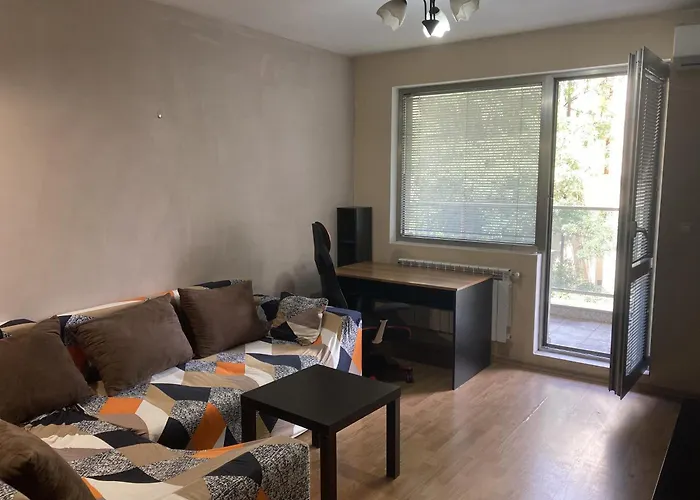 Kyluks 1br アパート